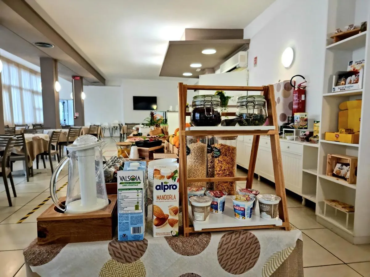 Hotel Elefantino Grey - Free Breakfast & Brunch Until 13-00 - Vicinissimi A Mirabilandia 밀라노마리티마