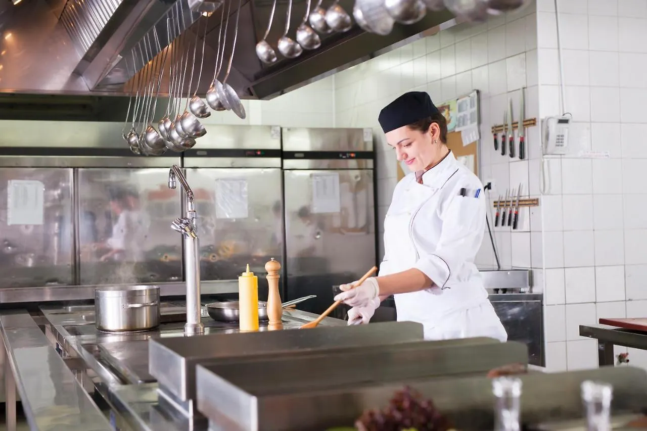 Hotel Elefantino Grey - Free Breakfast & Brunch Until 13-00 - Vicinissimi A Mirabilandia Milano Marittima 3*,